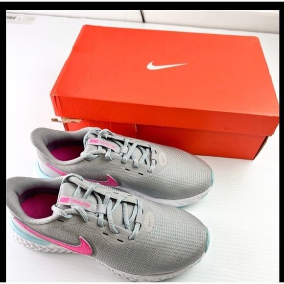 Nike Womens size 9.5 Revolution 5 Gray Pink Running Shoes Size Activewear - Picture 10 of 10